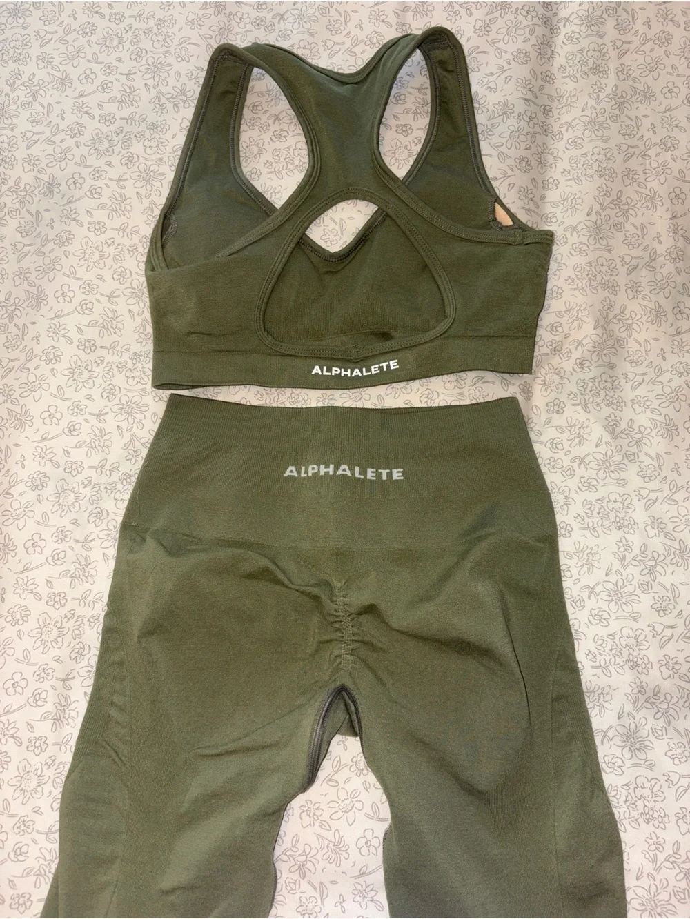 Alphalete Seamless Olive Green Womens Active Set